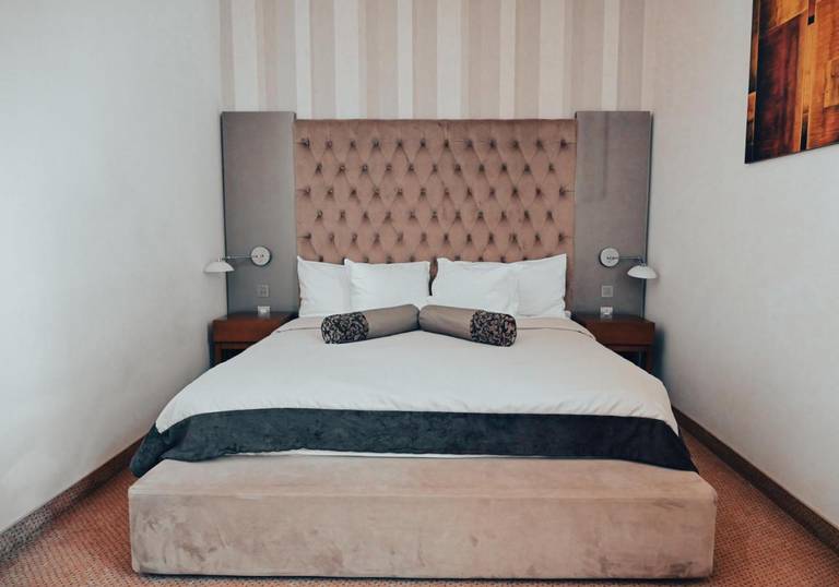 Iaki Hotel