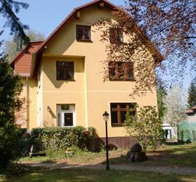 Hotel Pension Karolinenhof  в Берлине
