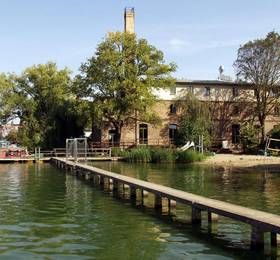 Seminar- und Gastehaus Flussbad Gartenstrasse в Берлине