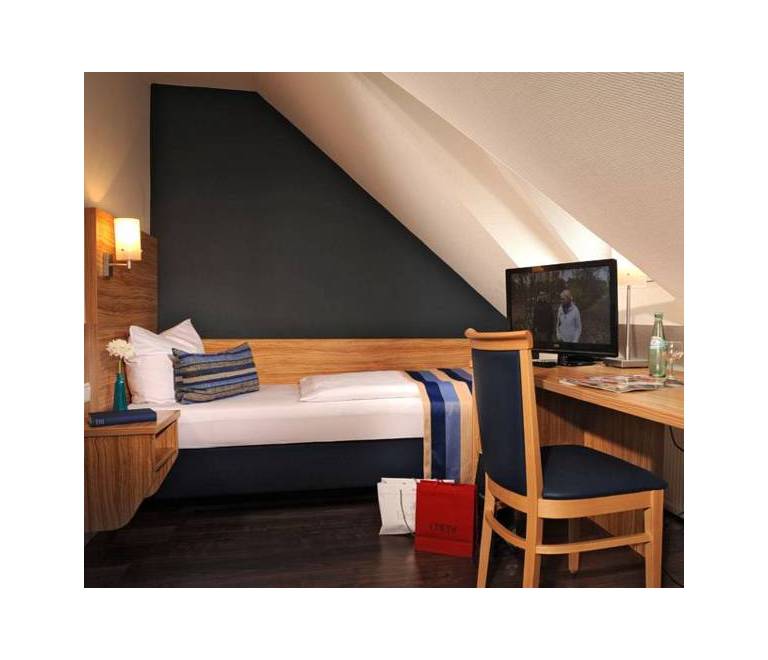 Hotel Triton 