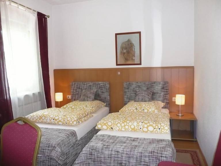 City Hotel 