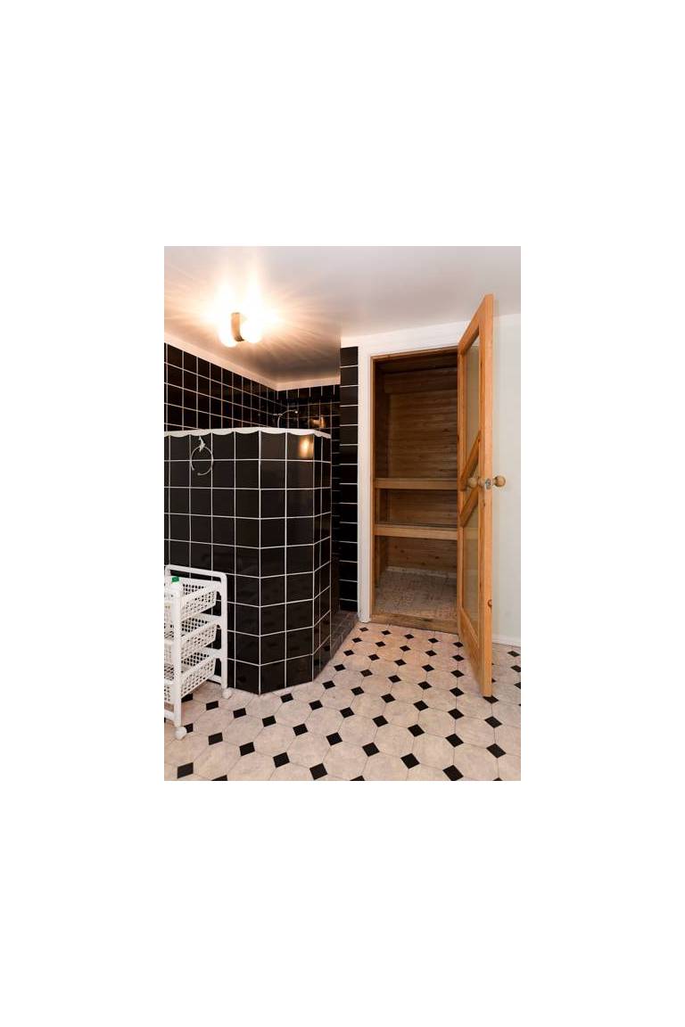 Town Hall Square Apartments - Kinga Street 