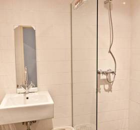Canal View Ground Floor All Private  в Амстердаме