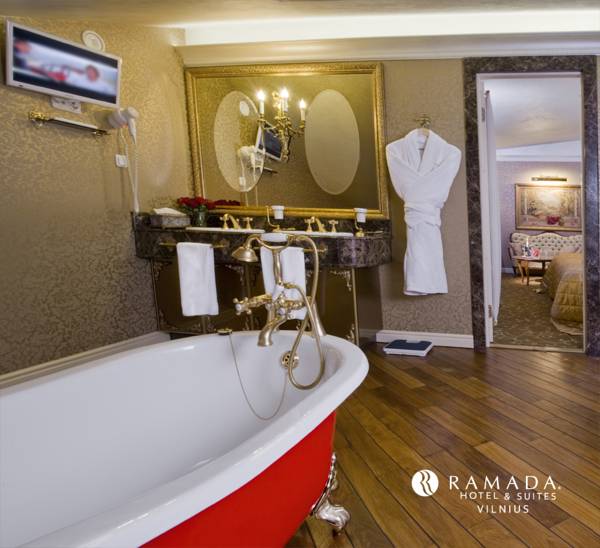 Ramada Hotel & Suites Vilnius  5*