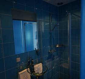 Rooms & Co Bed and Breakfast  в Амстердаме