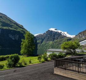 Geirangerfjorden Feriesenter  в Гейрангере