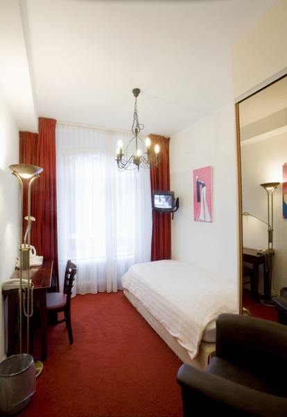 Amsterdam Hotel Parklane 2*