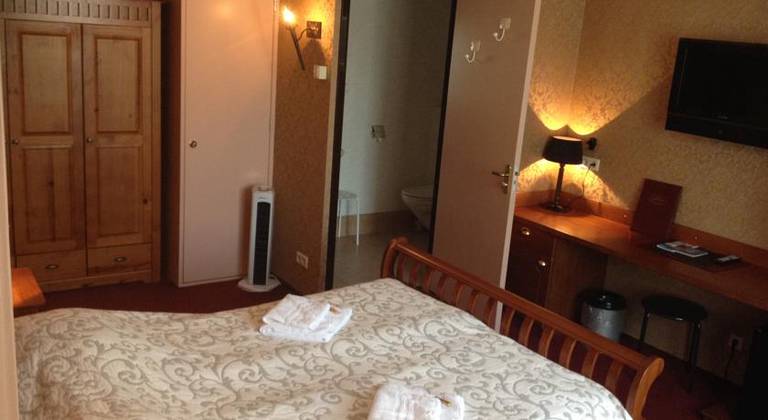 Amsterdam Village Hotel