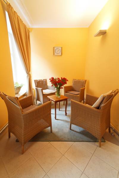 Ratonda Centrum Hotel  4*