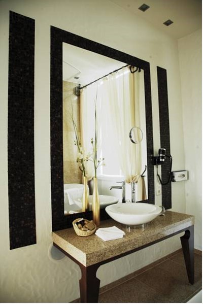Savoy Boutique Hotel 5*