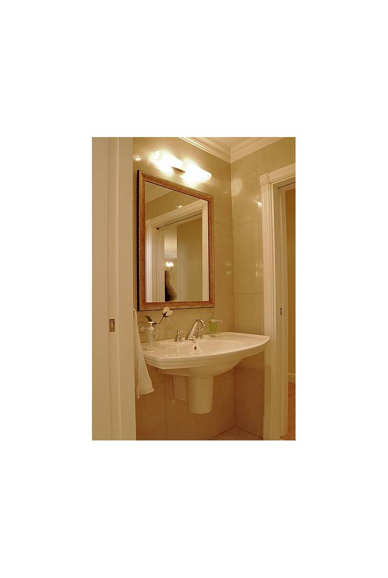 Paulius Guest House 