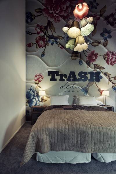 Hotel Trash Deluxe 