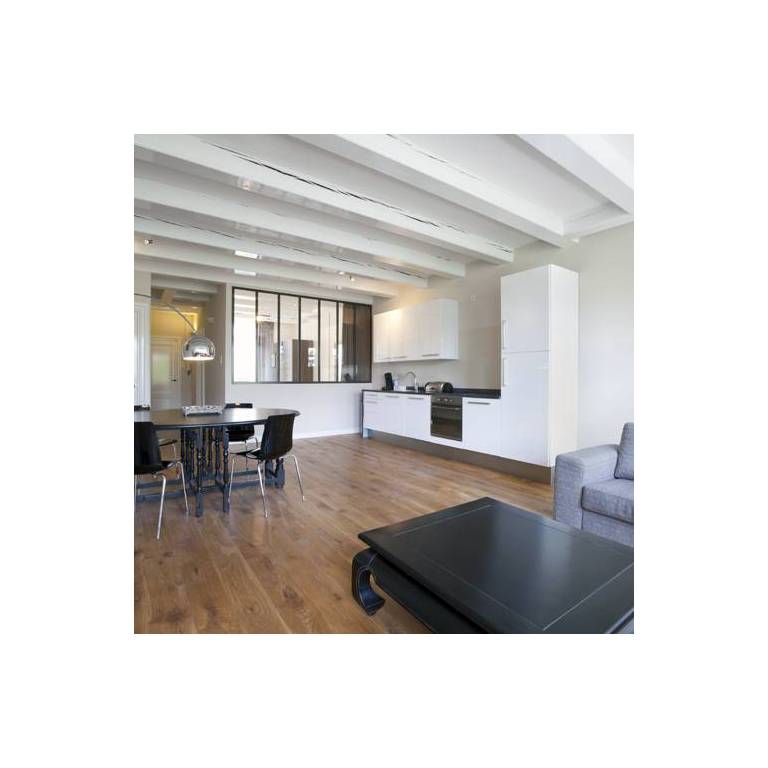 Hugo Apartments 