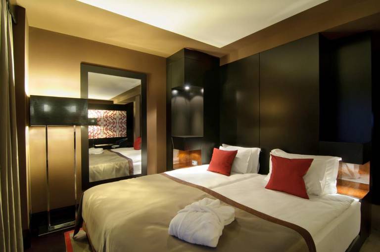 Platinum Palace Hotel