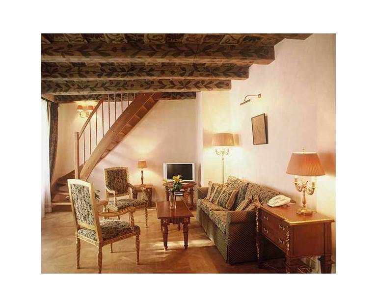 Artisan Apartments