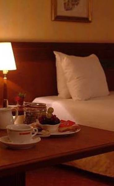 Theater Hotel 3*