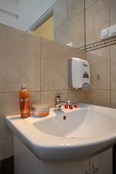 Enigma Hostel 