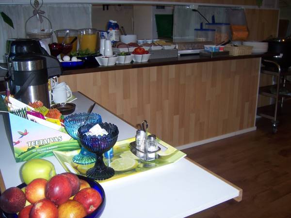 Hostel River 3*