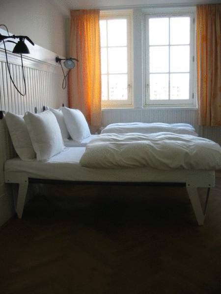 Lloyd Hotel 3*