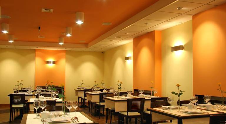 Ascot Hotel