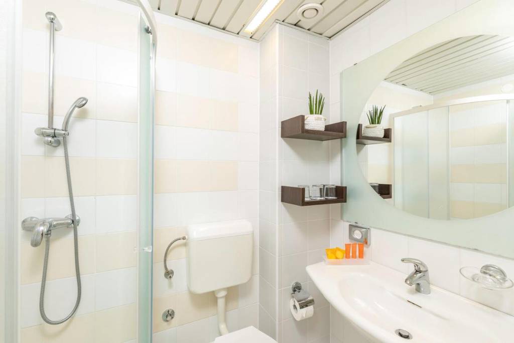Valamar Pinia Hotel 3*