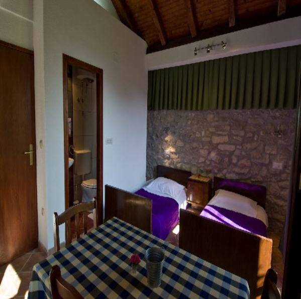 Garden Cottages & Apartments - Old City  3*