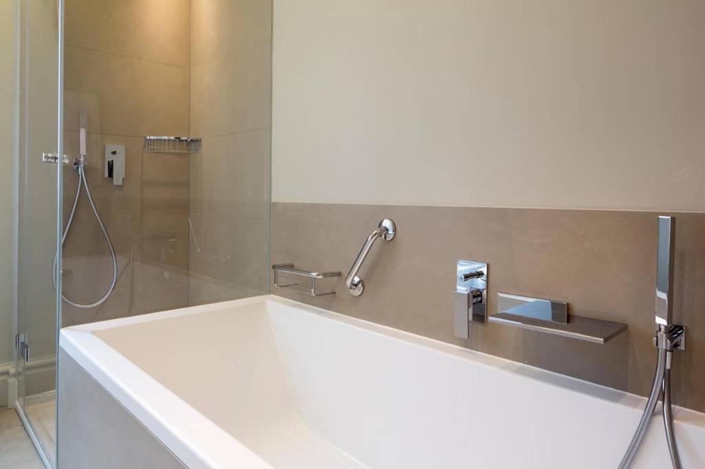 Lugano Dante Center Swiss Quality Hotel 4*