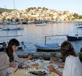 Delfin Harbourcourt Hvar Hotel  в Хваре