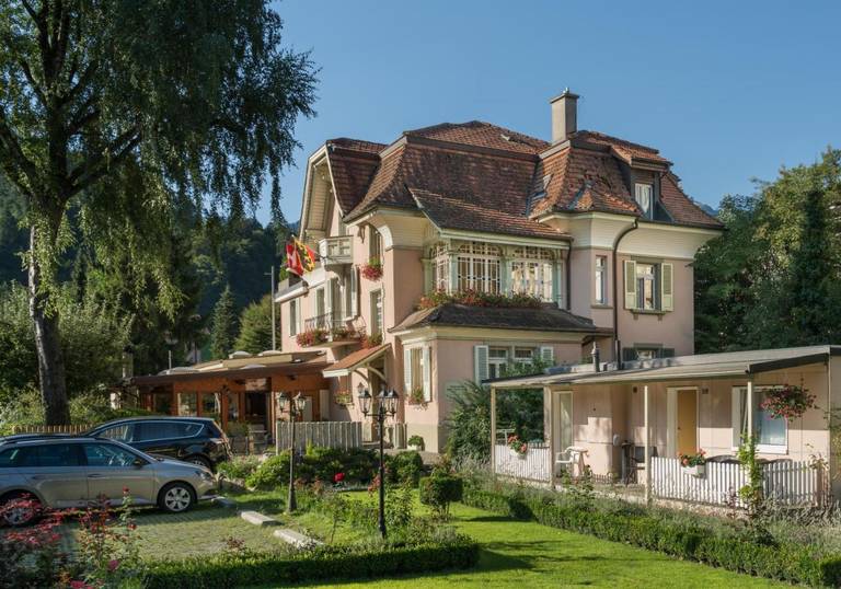 Swiss Inn Hotel & Apartments 