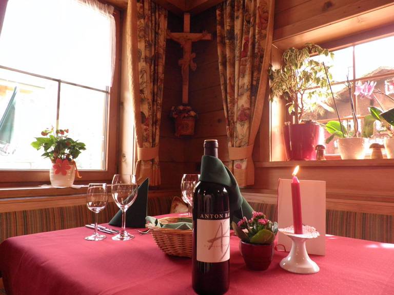 Gasthaus & Pension Alphorn