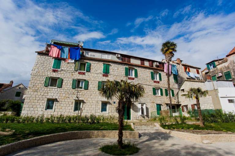 Nirvana Rooms Apartments