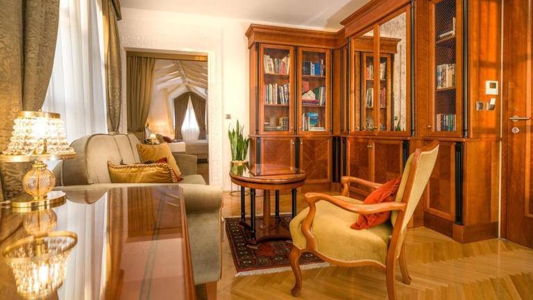 Palace Judita Luxury Rooms 