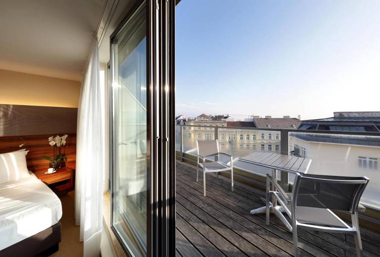Eurostars Embassy Hotel