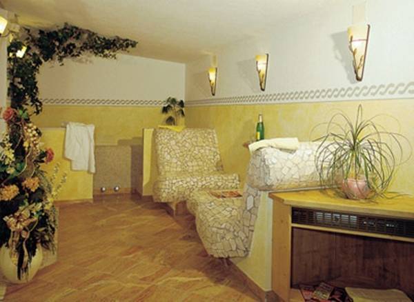 Hotel Garni Elfriede  3* Австрия, Серфаус