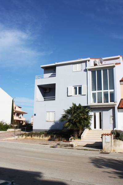 Apartments and Rooms Slukan 3*