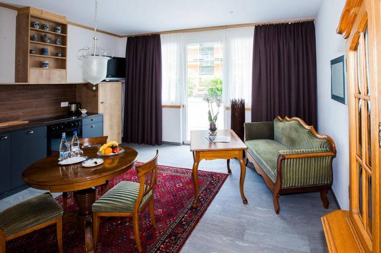 Carlton Europe Hotel 