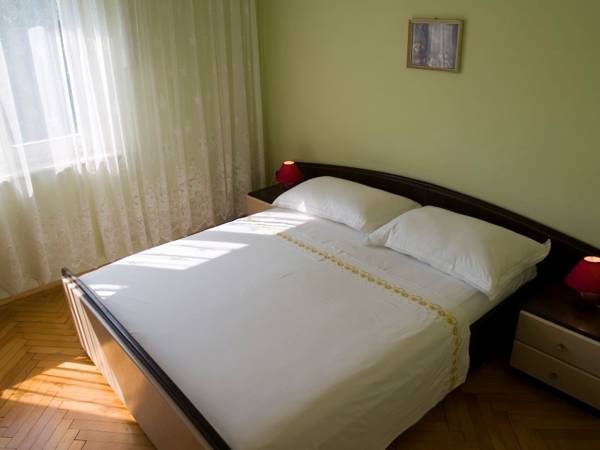 Cro-Split Apartments