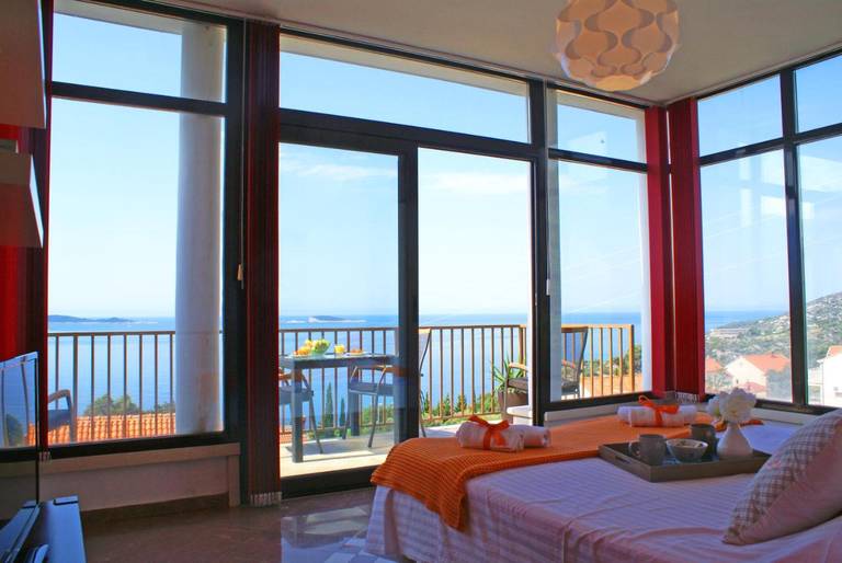 Apartments La Perla 