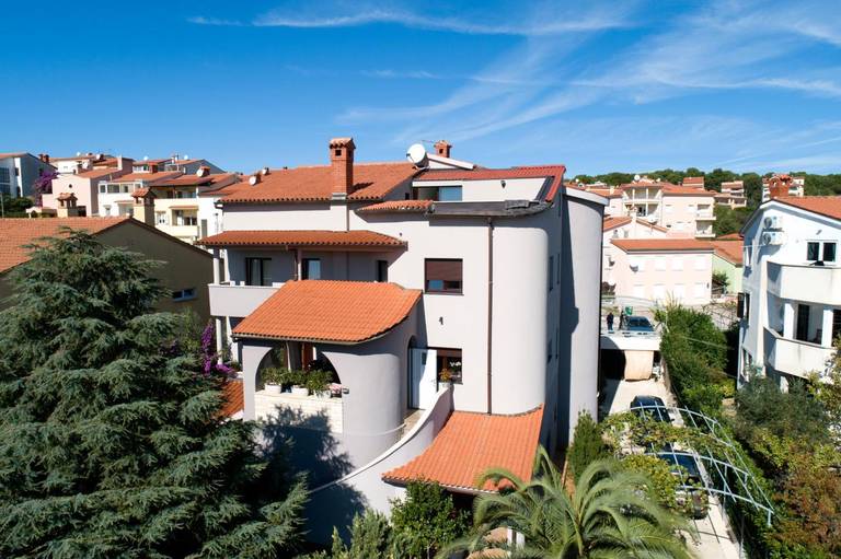 Vratovic Apartments 