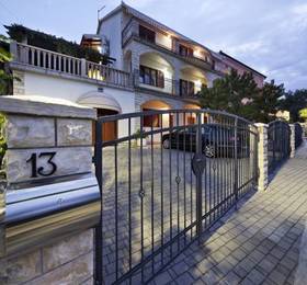 Luxury Villa Family  в Трогире