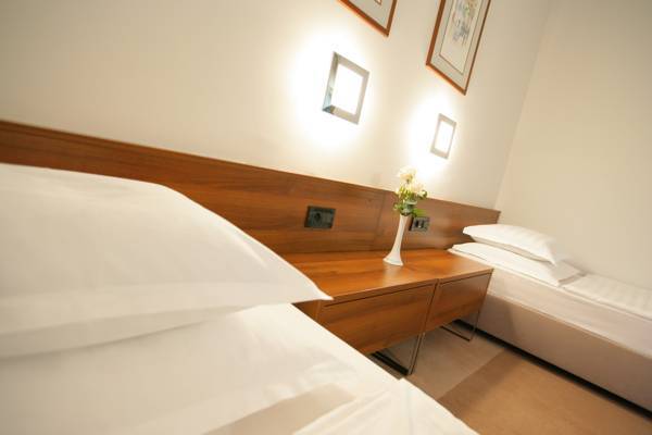 Hotel Laguna Zagreb  3* Хорватия, Загреб