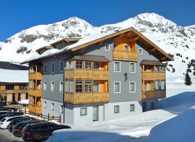 Apparthotel Bernhof 