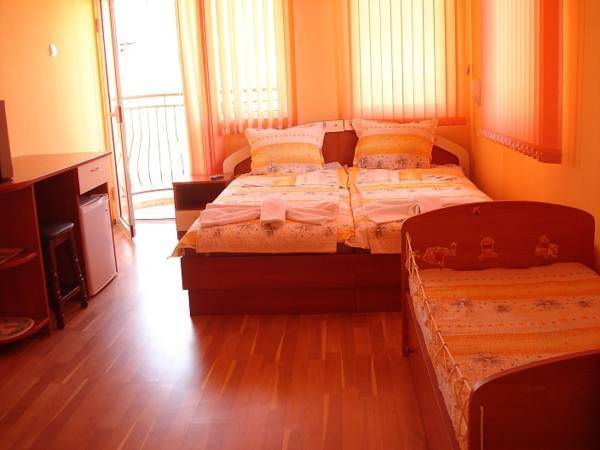 Family Hotel Napoli  2* Болгария, Равда
