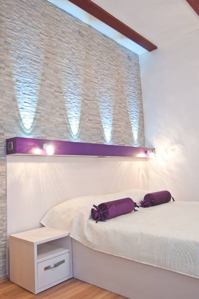 Villa Kaleta Rooms  4*