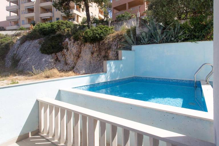 Apartments Alajbeg 