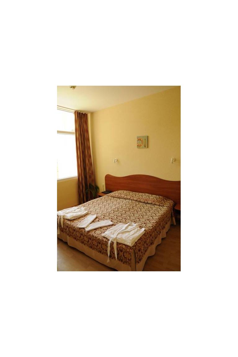 Amfora Beach Hotel 