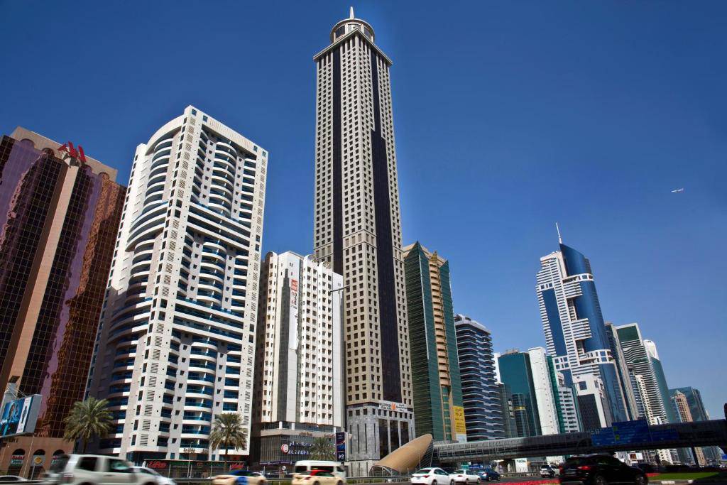 Миллениум дубай. Millennium Plaza Hotel Dubai. Отель Миллениум Дубай. Отель Millennium Plaza Дубай. Millennium Plaza Hotel Dubai 5.