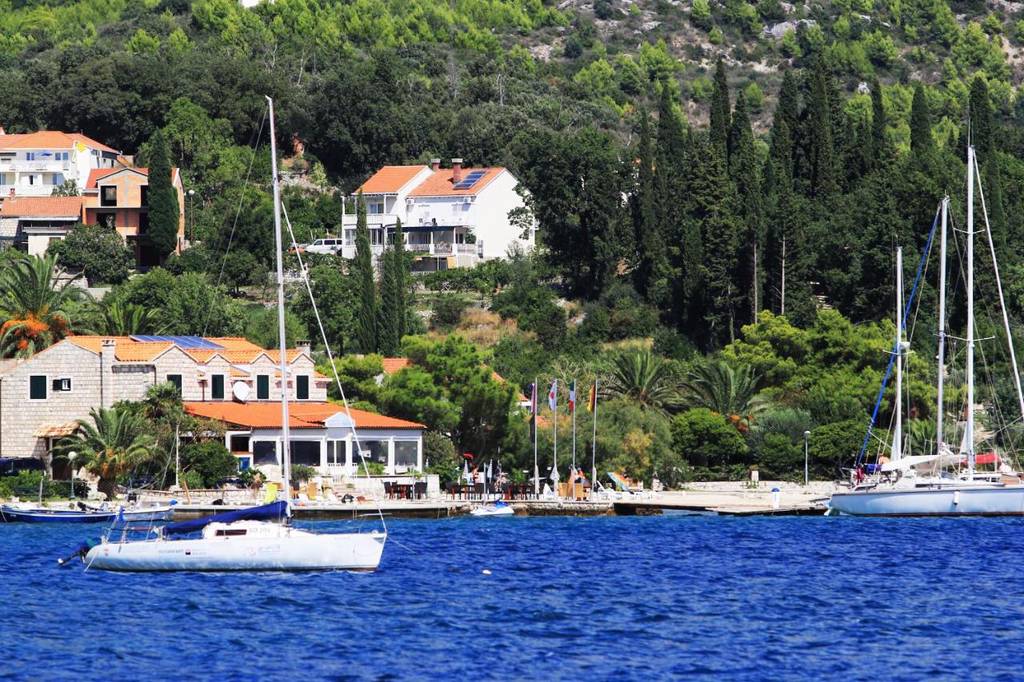 Apartments Mozara  3*