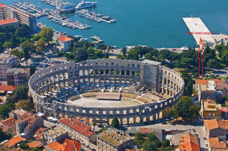 Apartments Arena 