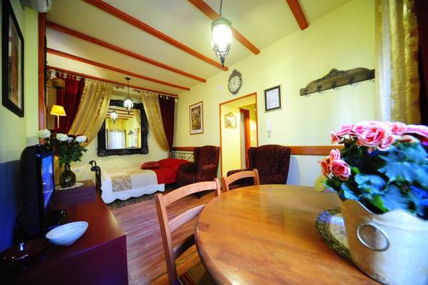 Emperors Suites 4*